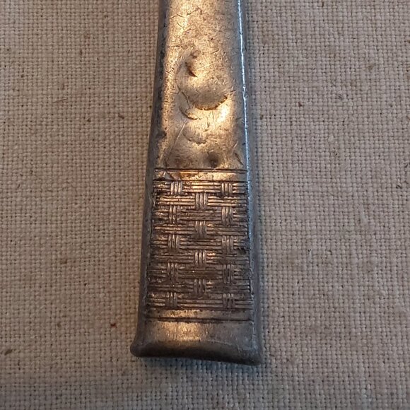 Vintage NS Co Silver plate knife with basket pattern handle - Picture 4 of 5